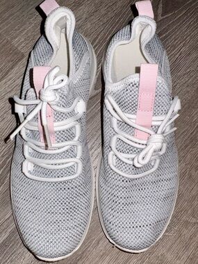 Women's Lightweight Knit Sneakers - White with Pink Accent